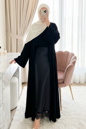 Ucu Dantel Detaylı Saten Etek -Siyah