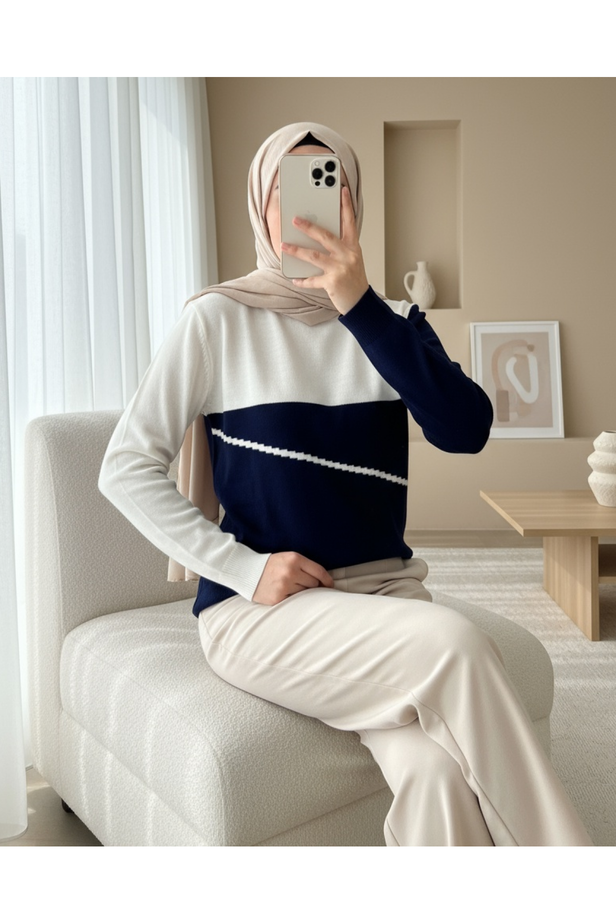 Crew Neck Thin Knitwear Sweater -Navy blue