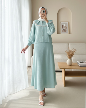 Dantelli Marul Yaka Saf Keten Etekli Takım  -Su Yeşili