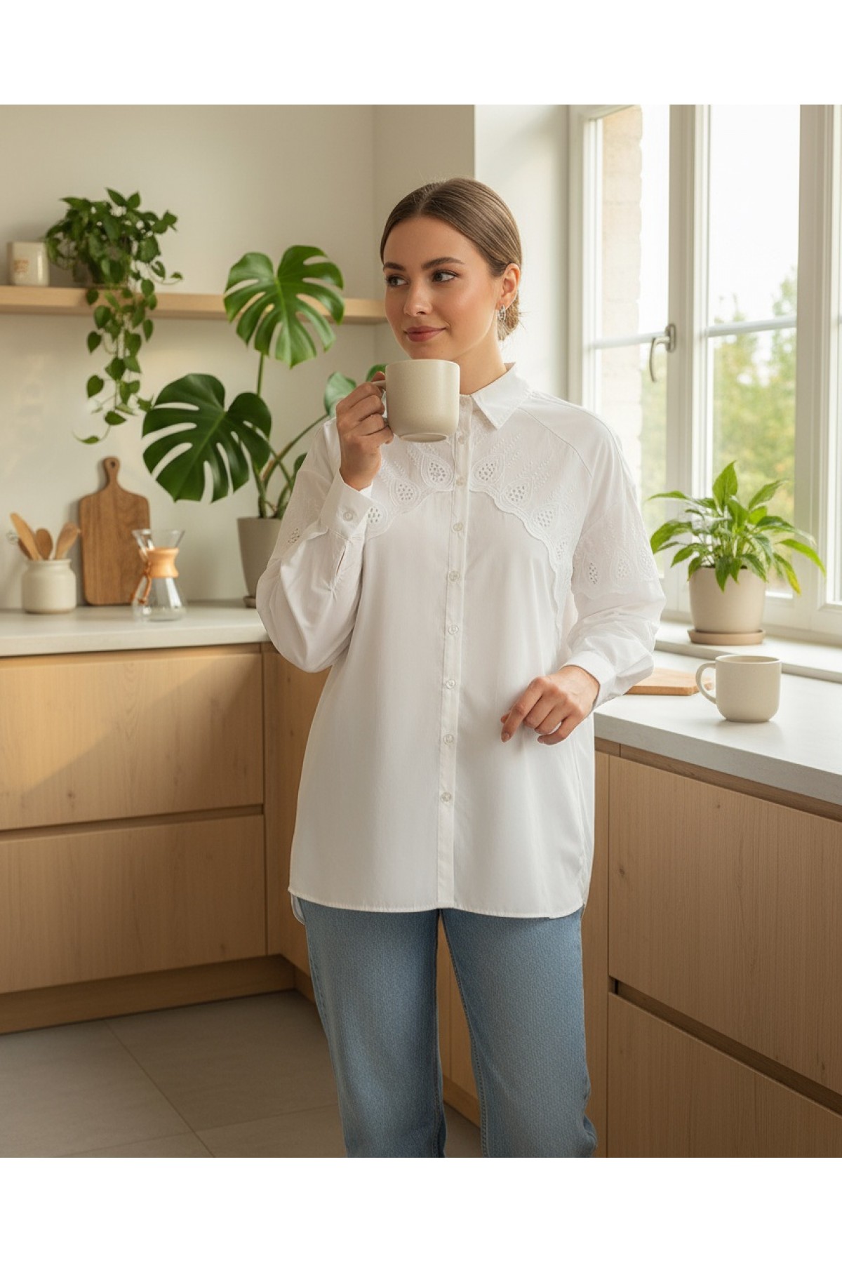 Front and Shoulders Scalloped Back Long Shirt -White