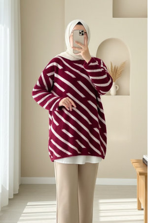 Side Striped Bearded Casual Knit Sweater -Maroon