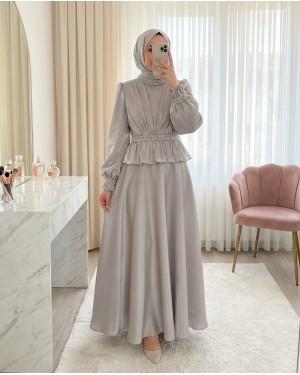 Beli Volan Detaylı Taşlı Janjan Saten Abiye -Taş