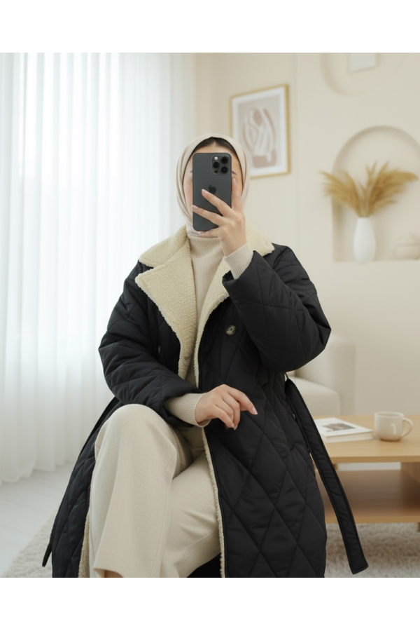 Yakası Kuzu Peluş Detaylı Detaylı Beli Bağcıklı Mont  -Siyah
