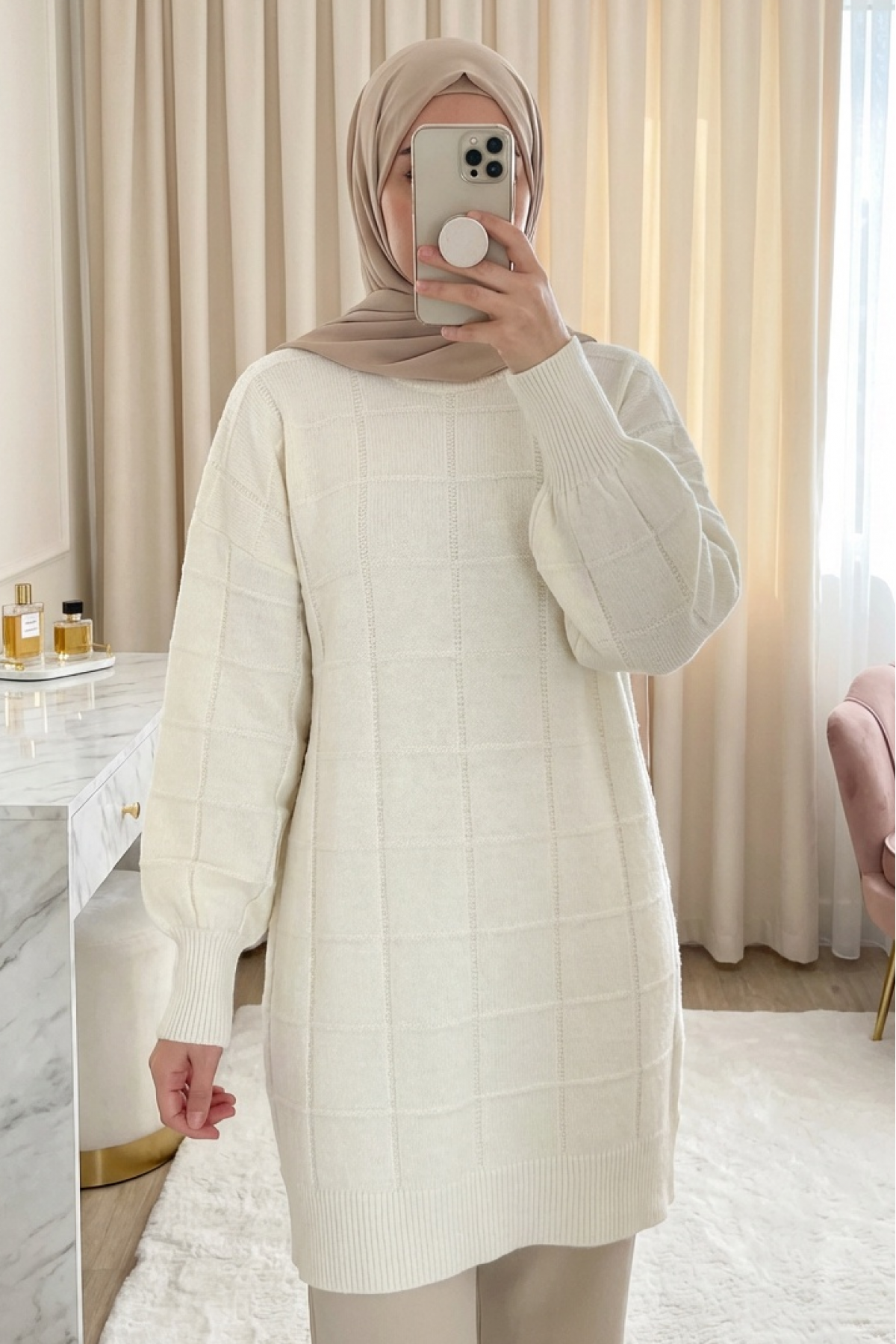 Square Patterned Slit Soft Knit Tunic   -Cream color