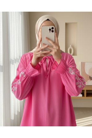 Shirt with Tied Collar and Embroidered Elastic Sleeves -Pink