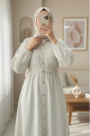 Beli Lastikli Boydan Düğmeli Çizgili Elbise -Bej