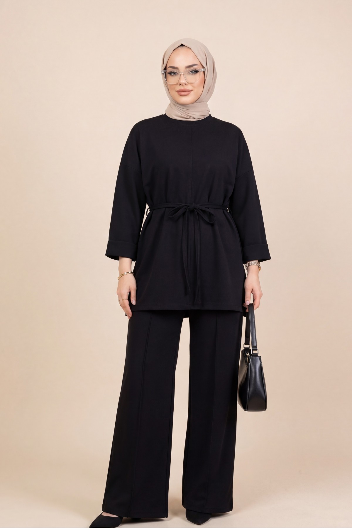 Oysho Set with Slit, Drawstring Waist, and Foldable Sleeves -Black detay görseli