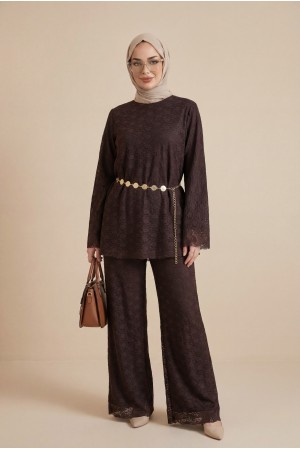 Yuvarlak Yaka Kemerli Dantel Detaylı Astarlı Pantolonlu Takım -K. Kahve