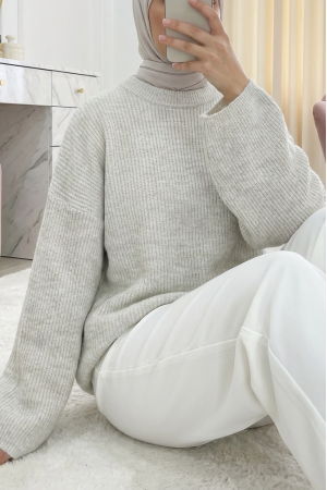 Round Neck Loose Knit Sweater -Cream color