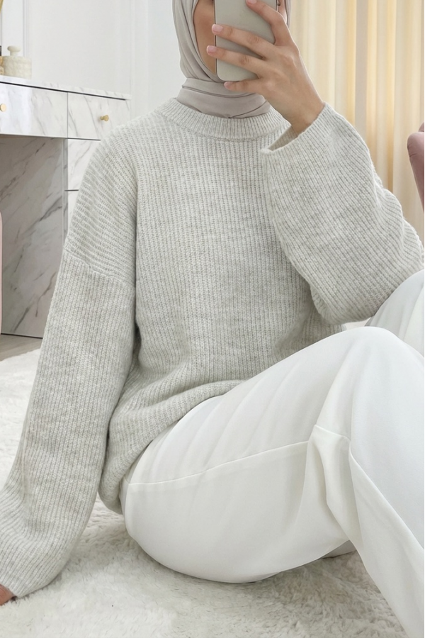 Round Neck Loose Knit Sweater -Cream color