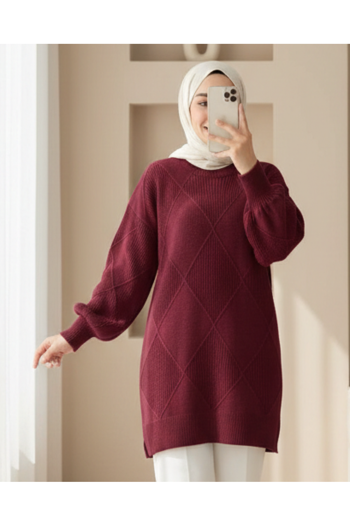 Round Neck Diamond Pattern Slit Knitwear Sweater -Maroon