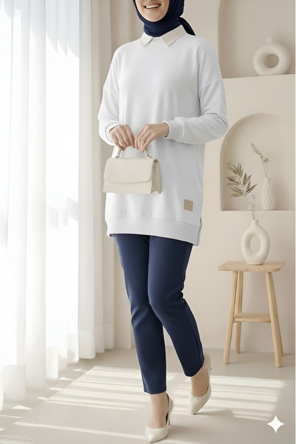 Crew Neck Slit Sweatshirt   -White