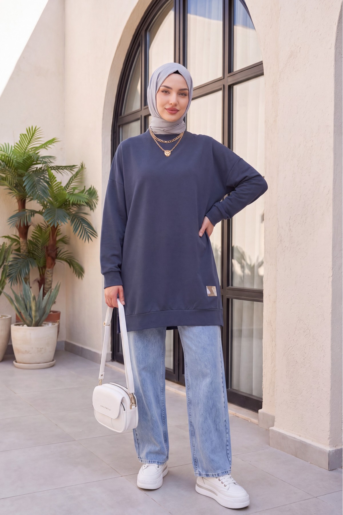 Crew Neck Slit Sweatshirt      -Anthracite