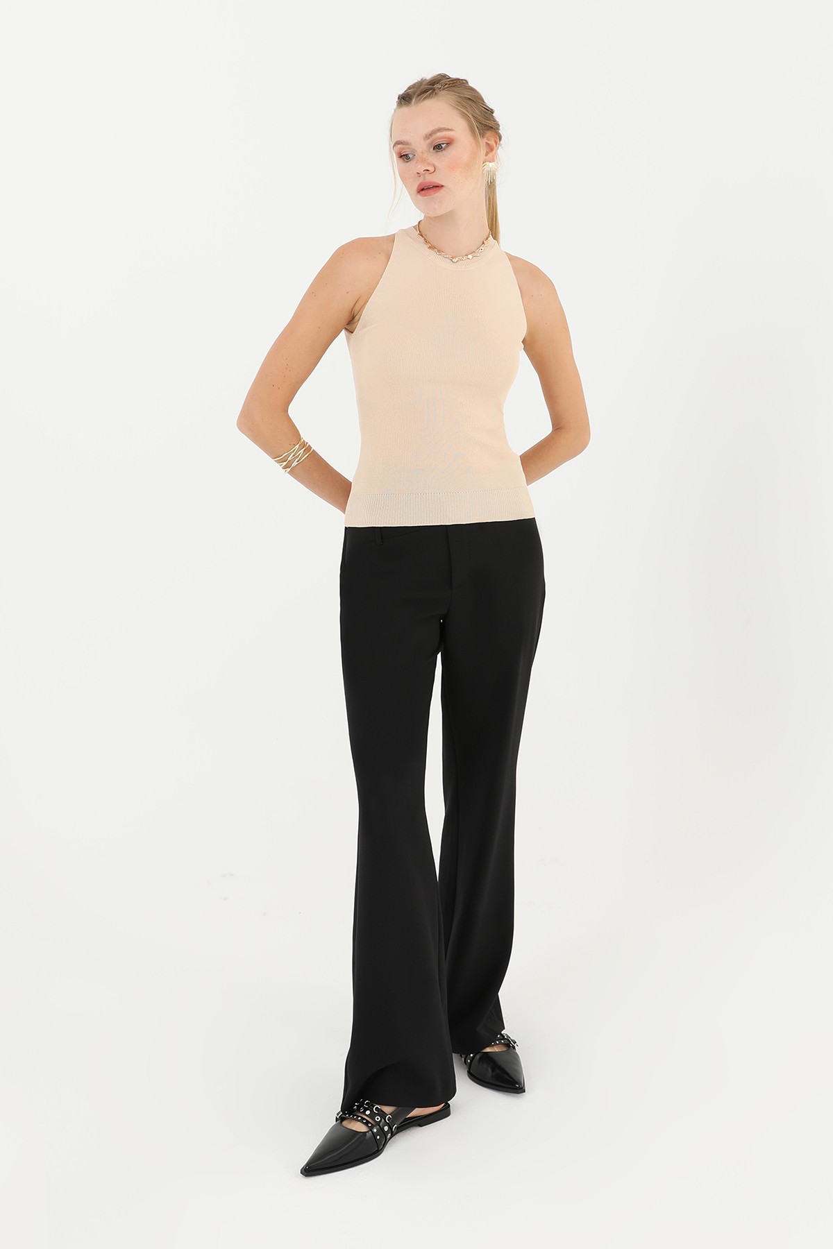 Women's Round Neck Sleeveless Blouse  