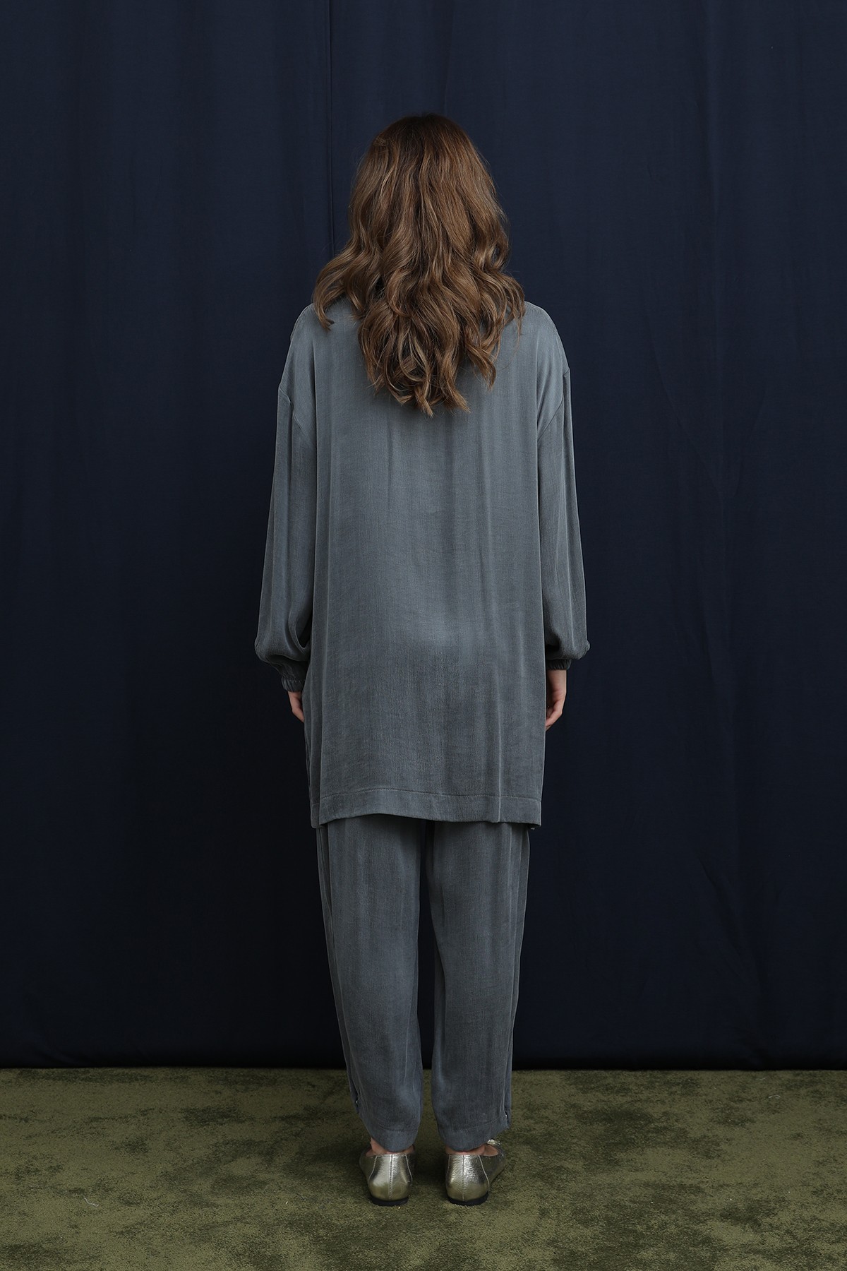 Women's Suit with Snap Collar Detail and Pocket 