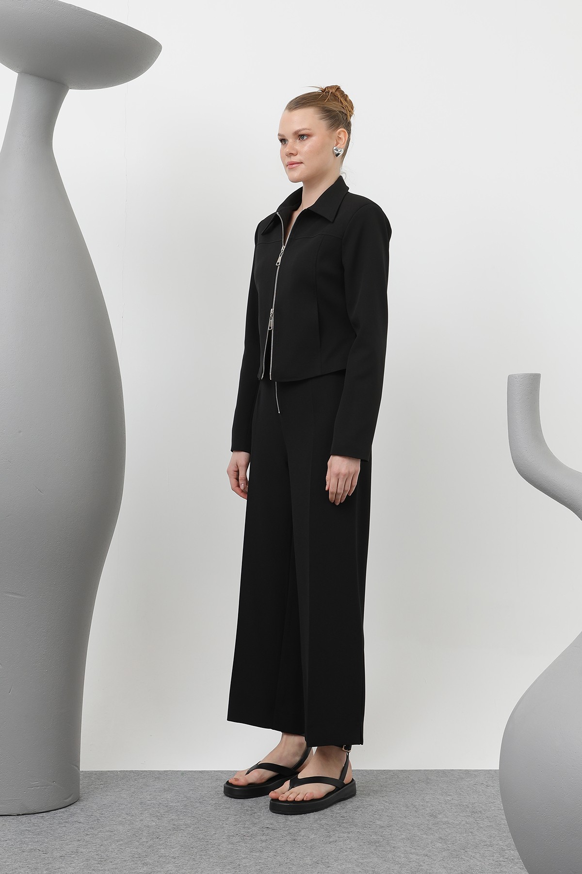 Women's Zipper Detail Darted Trousers