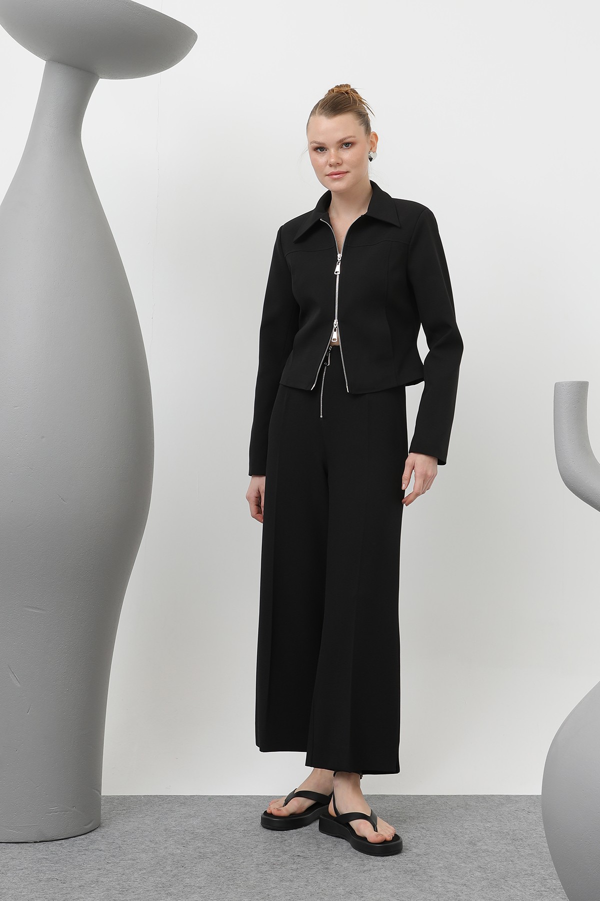 Women's Zipper Detail Darted Trousers