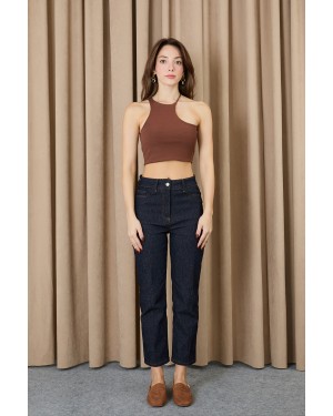 بنطلون جينز نسائي بتفاصيل خياطة 