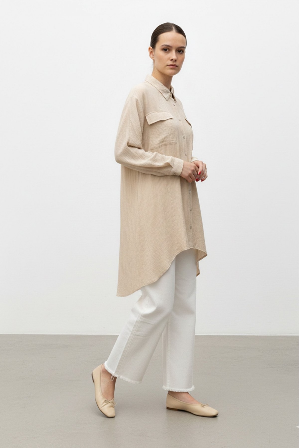 Women's Long Buttoned Double Pocket Oversize Shirt