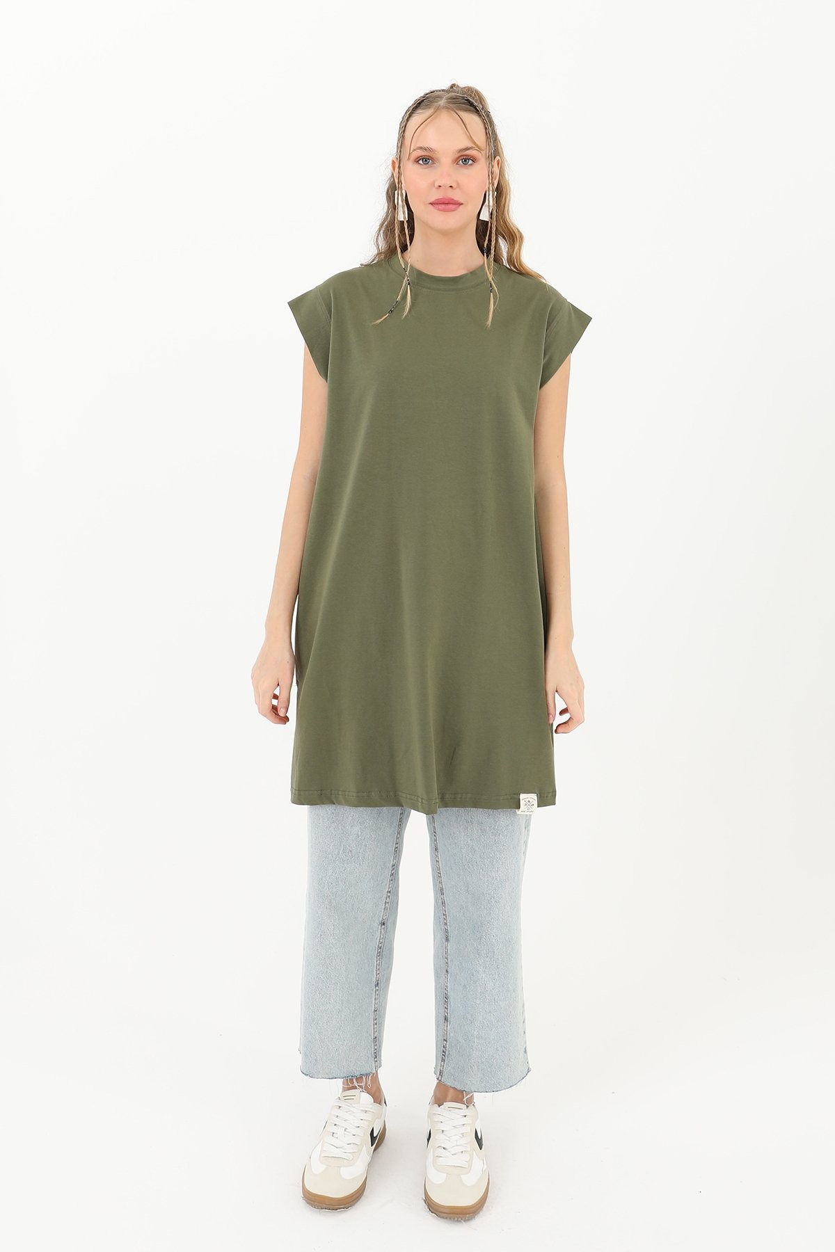 Women's Basic Sleeveless T-shirt