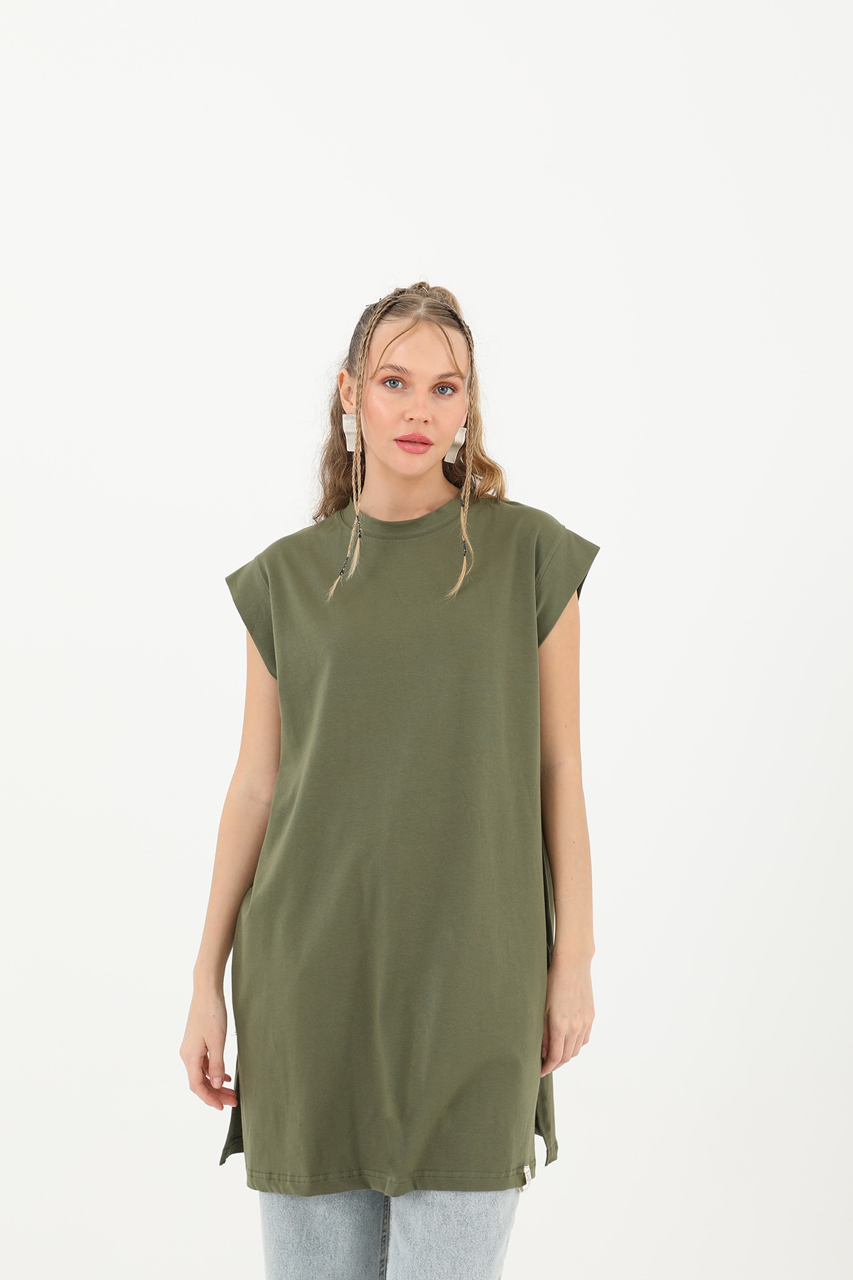 Women's Basic Sleeveless T-shirt