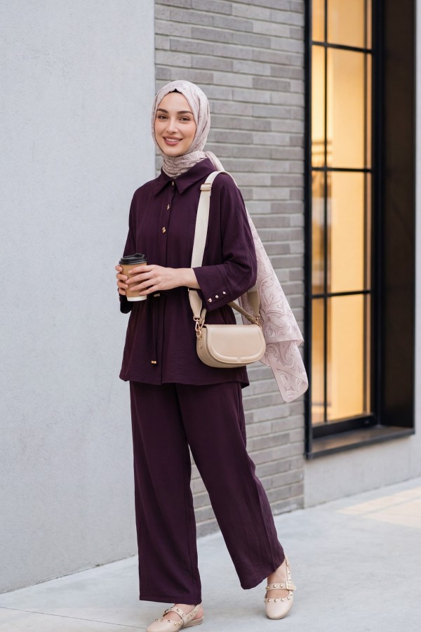 Cotton crinkle set with tunnel drawstring and elasticated waist trousers.   -Damson