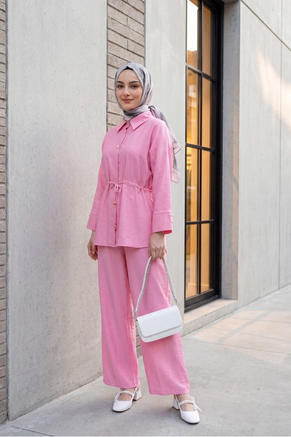 Cotton crinkle set with tunnel drawstring and elasticated waist trousers.    -Fuchsia