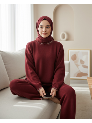 Yuvarlak Yaka Uçları Nakış Detaylı Triko Takım  -Bordo