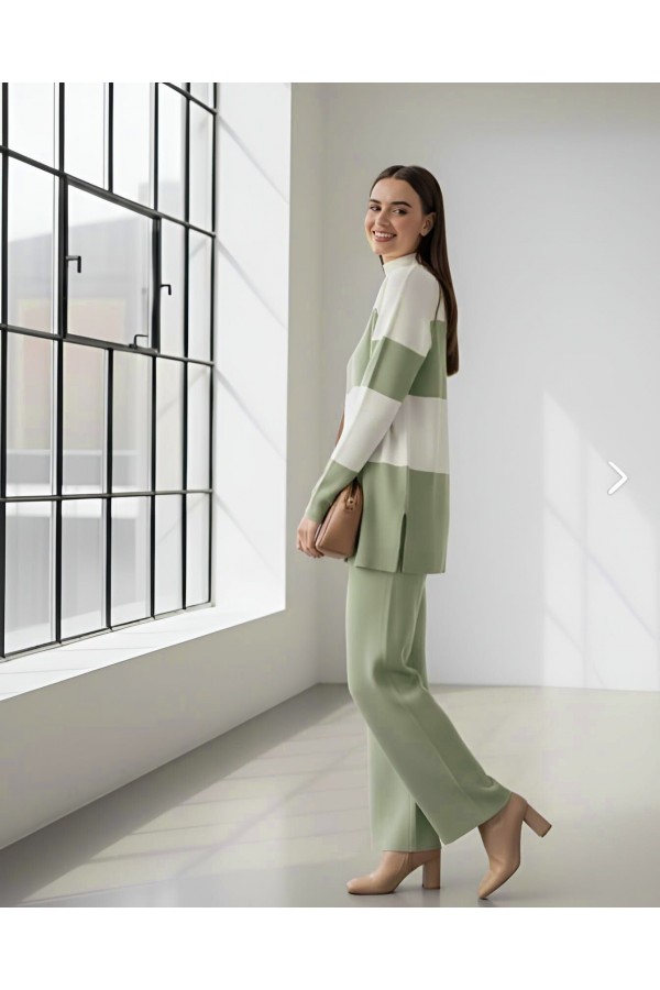 Half    -Sea green