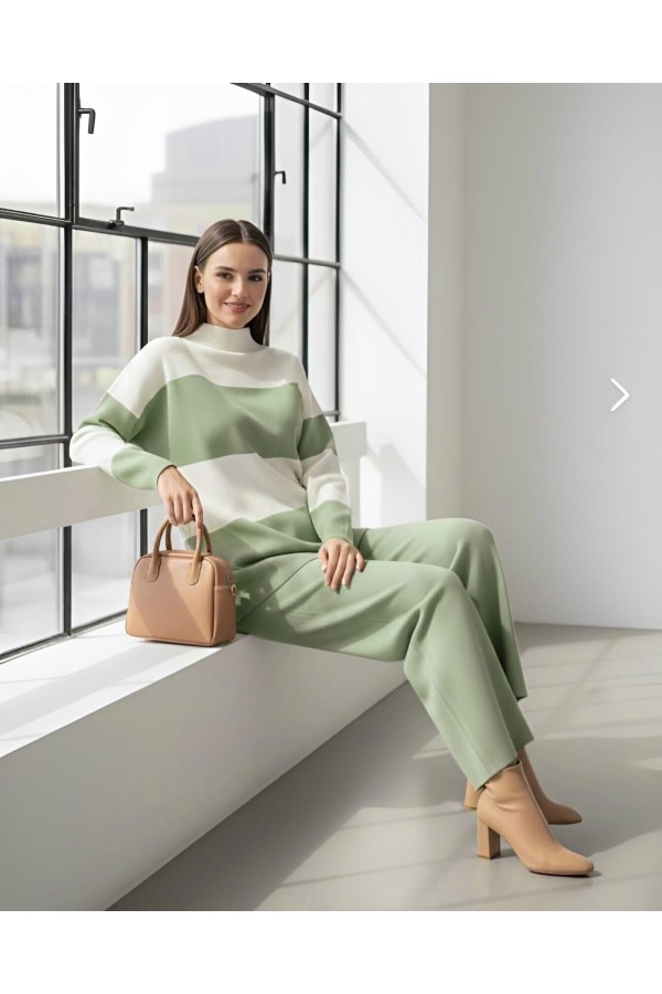 Half    -Sea green