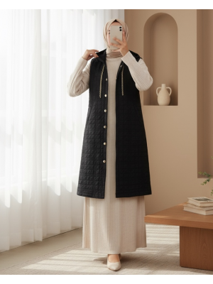 Kapşonlu Zincir Detaylı Cepli Kapitone Yelek -Siyah