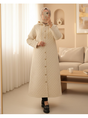 Kapşonlu Zincir Detaylı Düğmeli Kapitone Kap -Bej