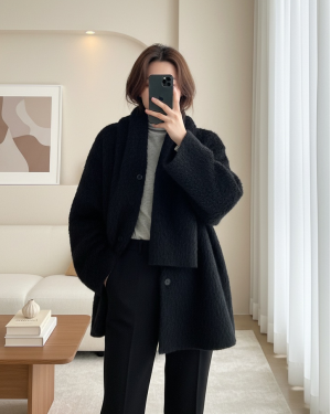 سترة ملتحية بأزرار أمامية وتفاصيل وشاح -أسود