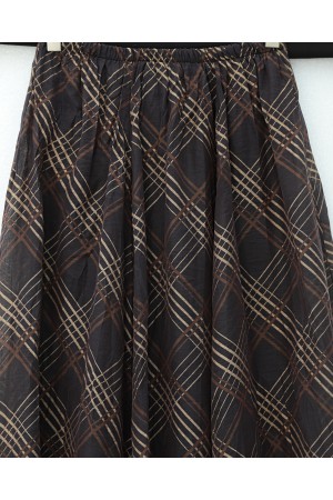 تنورة من قماش التنسل بقصة غير متماثلة وبطانة داخلية. -بني محروق