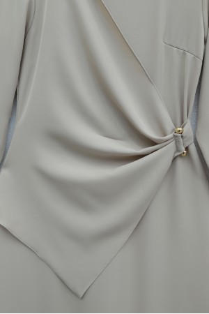 Çapraz Alerli Tokalı Yuvarlak Yaka İthal Krep Elbise -Taş