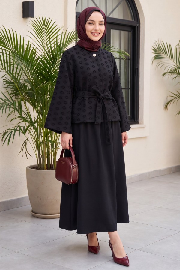 Single-Button Belted Skirt with Pockets and Embossed Jacquard Pattern -Black