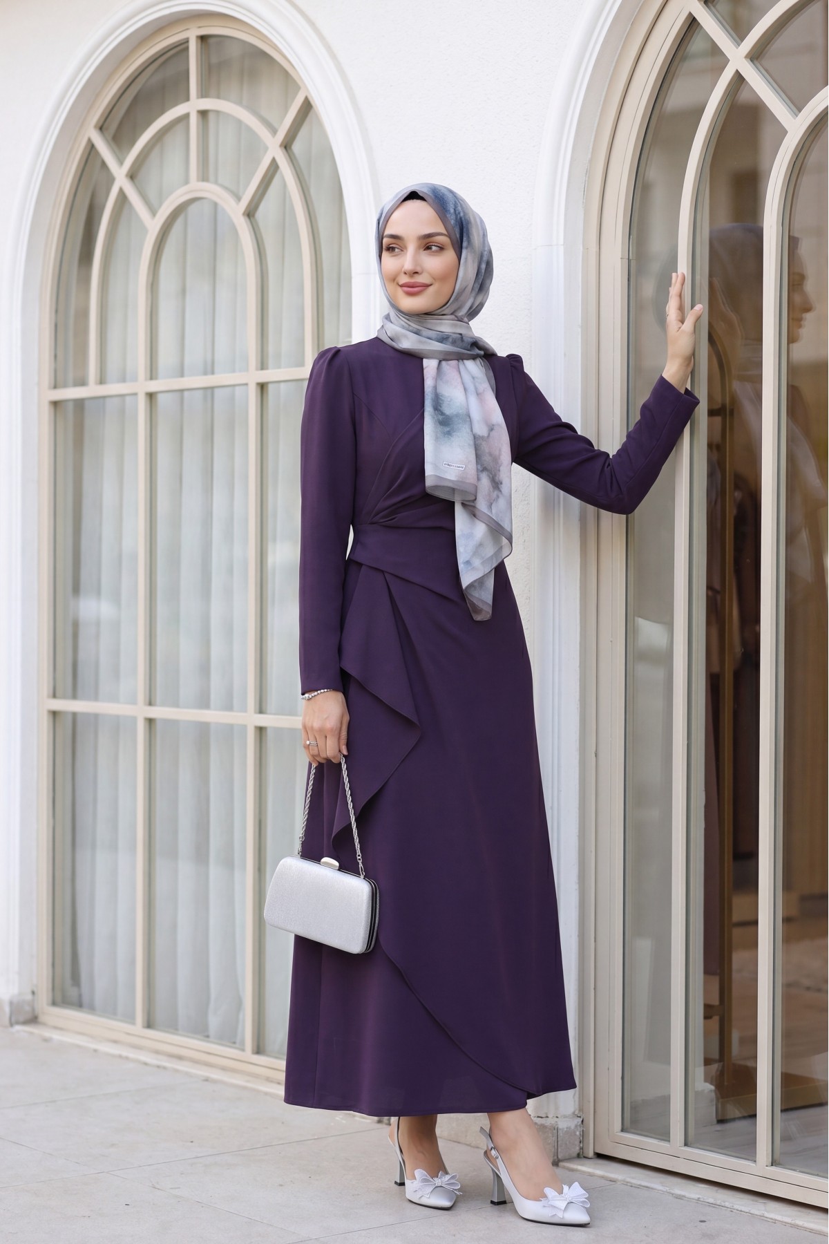 فستان كريب غير متماثل مع تنورة أليري ​​أمامية    -بنفسجي