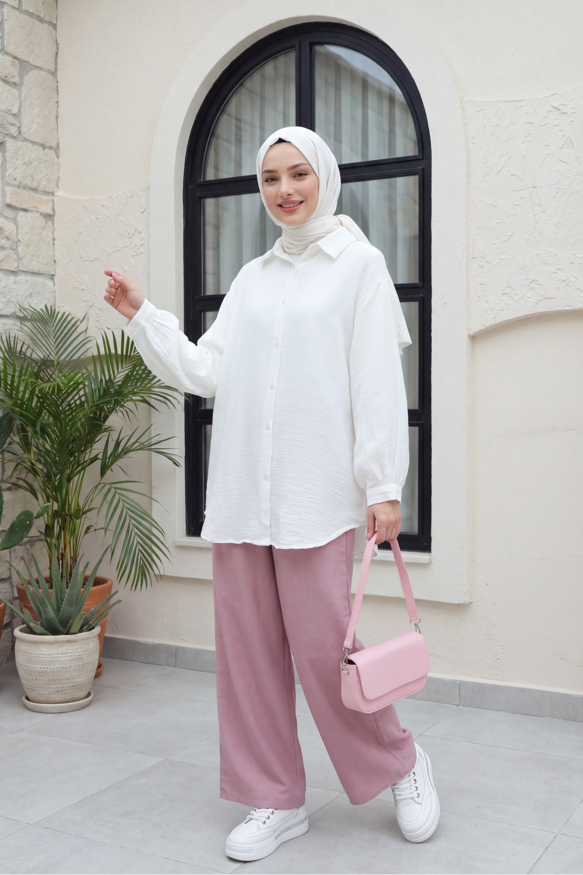 Oval Cut Button-Down Muslin Shirt -Ecru