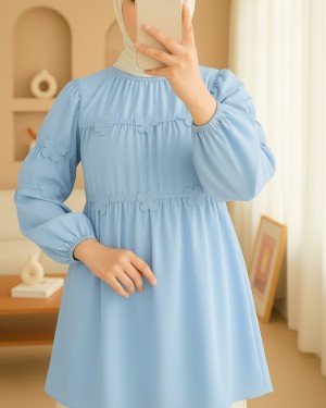 Poplin Tunic with Elastic Sleeves and Daisy Detail-Light blue