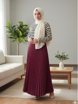 Stoned Pleated Skirt -Maroon