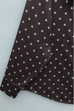 Yakası Fular Detaylı Boydan Düğmeli Puantiyeli Saten Gömlek -Mürdüm