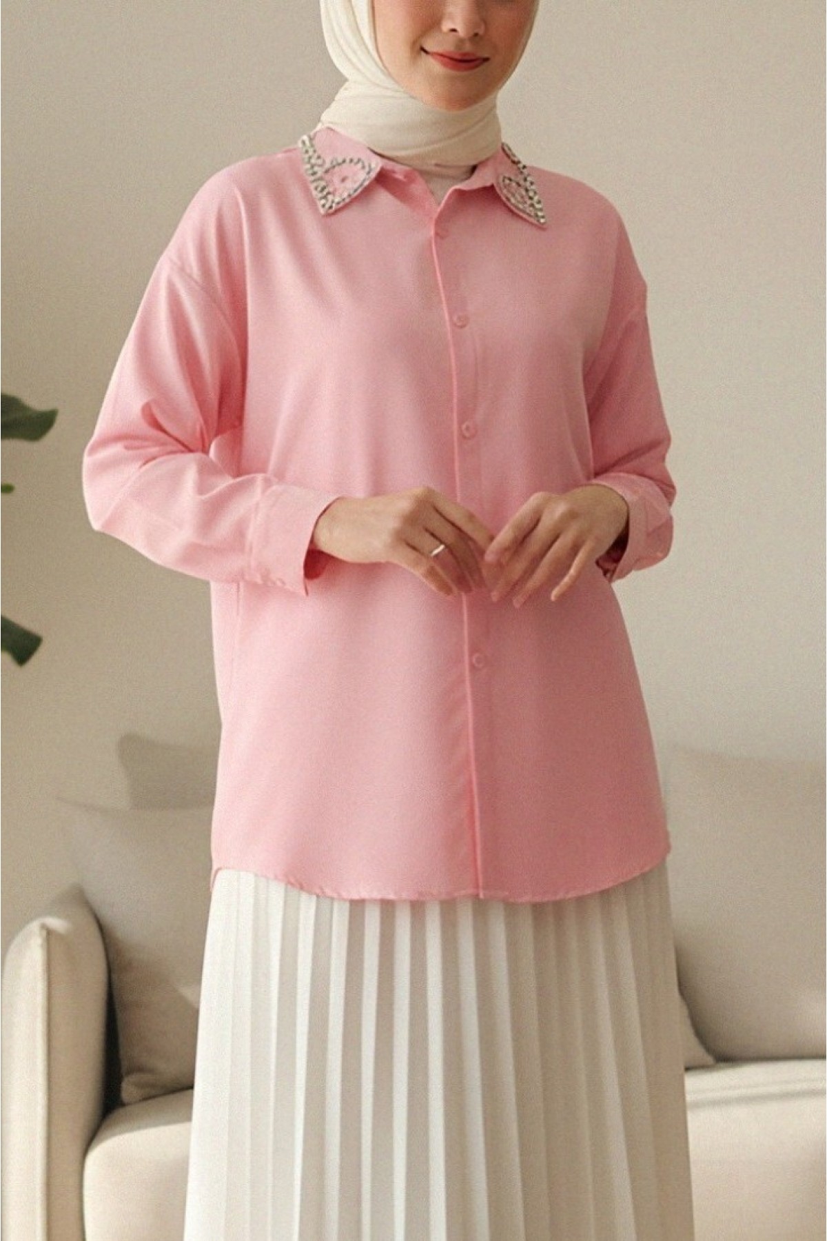 Casual Shirt with Stone Detailed Buttons on the Collar -Pink