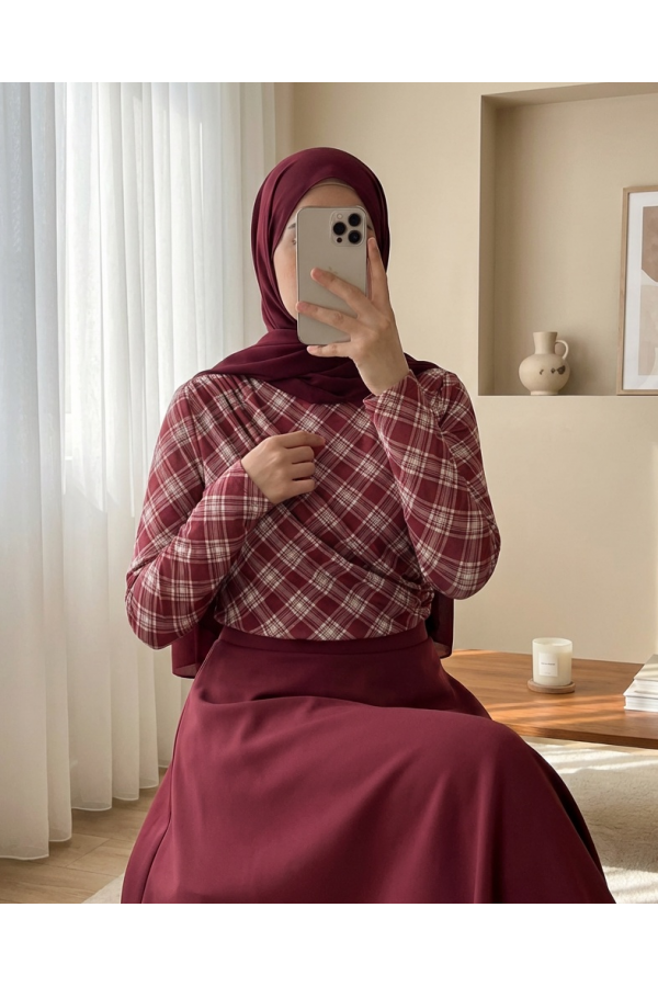 Yanı Büzgülü Ekose Desenli Bluz -Bordo