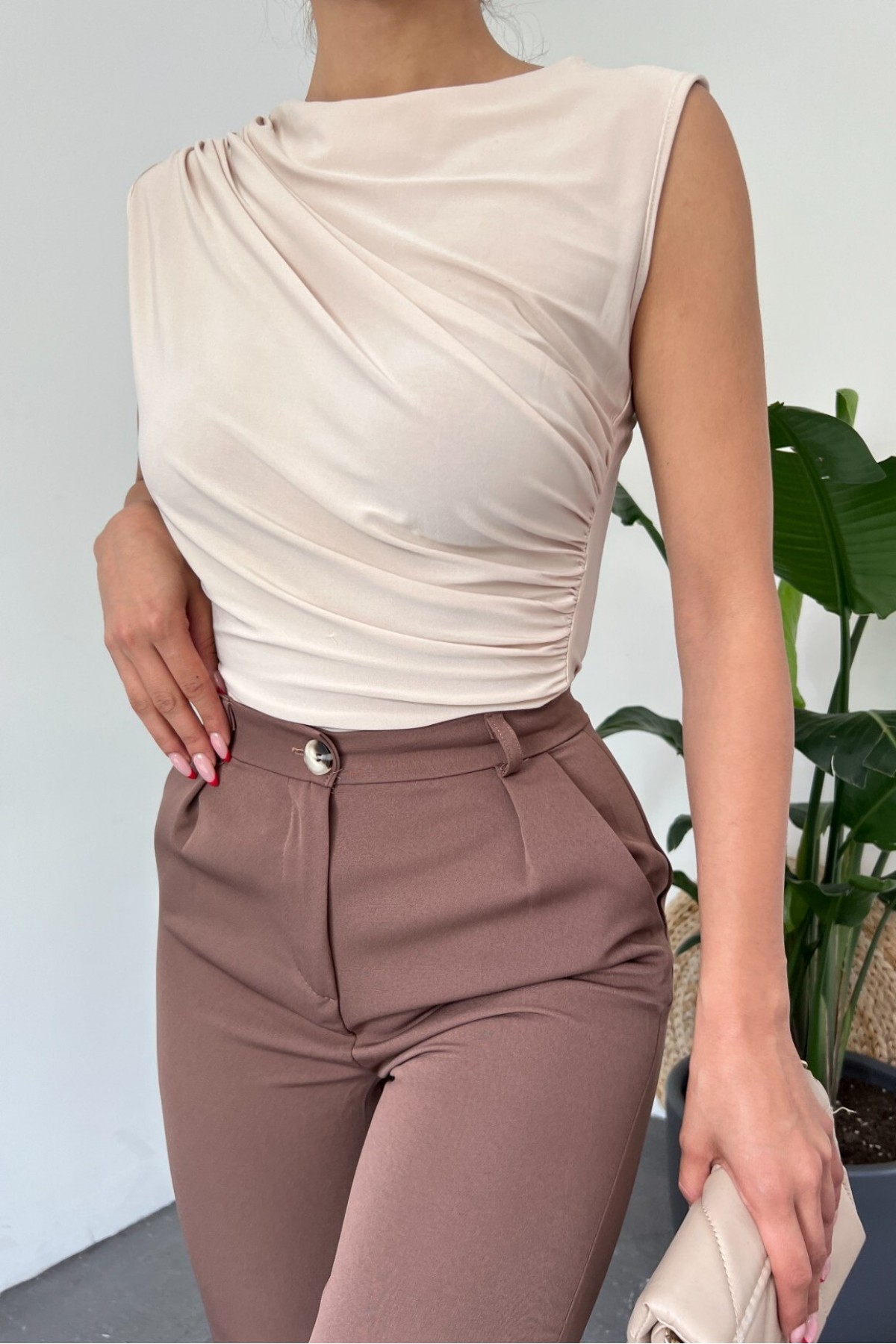 Crew Neck Zero Sleeve Sandy T-Shirt - Beige