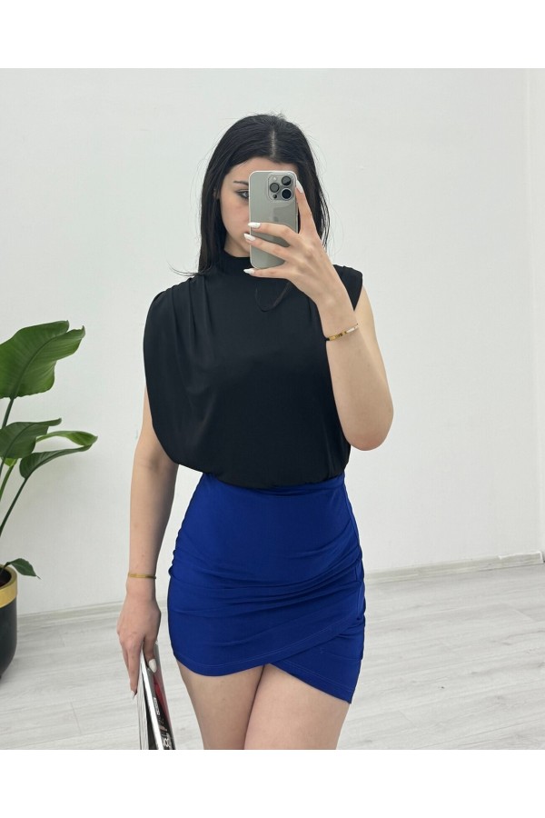 Sandy Blouse with Zero Sleeve Padding -Black