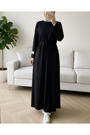 فستان أويشو برقبة دائرية وخصر مربوط -أسود