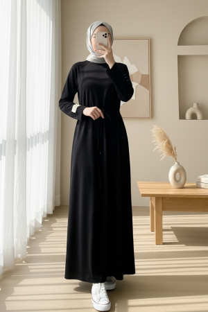 فستان أويشو برقبة دائرية وخصر مربوط -أسود