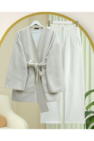 كيمونو من الكشمير بحزام مع تفاصيل حواف وجيوب مزدوجة -اللون البيج