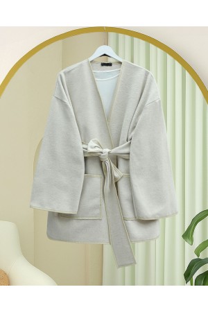 كيمونو من الكشمير بحزام مع تفاصيل حواف وجيوب مزدوجة -اللون البيج