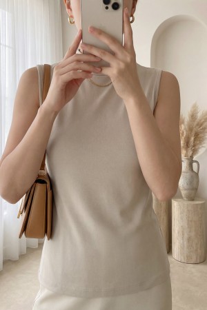 Dik Yaka Sıfır Kol Penye İçlik -Bej